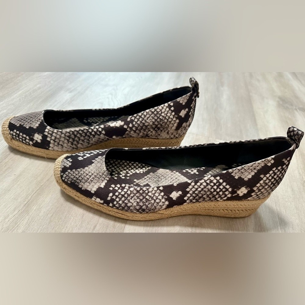 Tory Burch Espadrille Wedge Women 8.5 Grey Snakeskin Good Jute Heel Logo